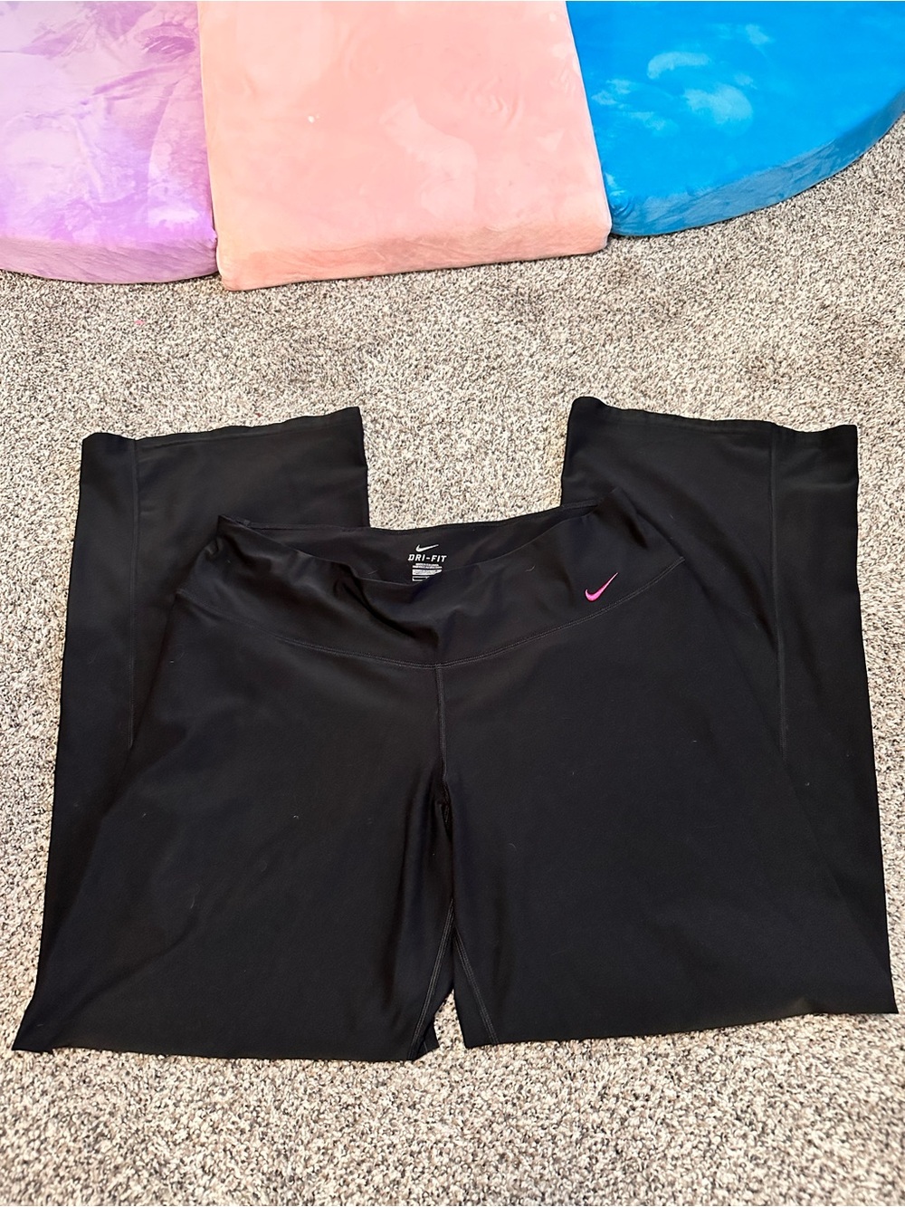 Nike Women’s Yoga pants